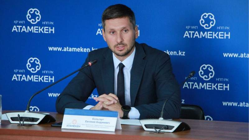 Сенатор выступает за передачу муниципальных автопарков в управление бизнесу