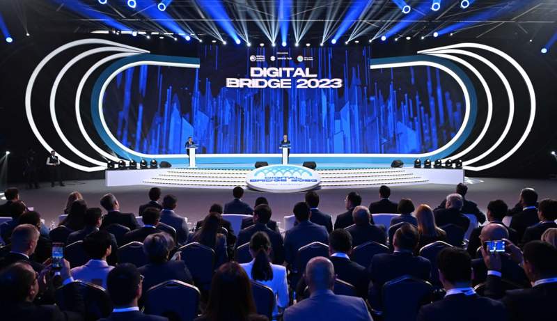 Президент Токаев поручил сократить срок развертывания 5G