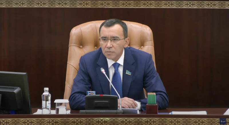 Маулен Ашимбаев: Выявлены факты двойного гражданства у депутатов маслихатов