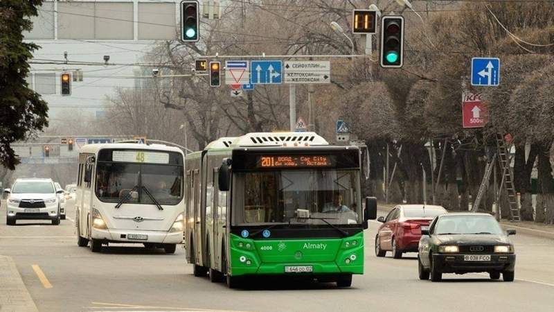 Автобусы Алматы не готовы к зиме, но акимат уверяет, что нехватка денег – вина самих перевозчиков