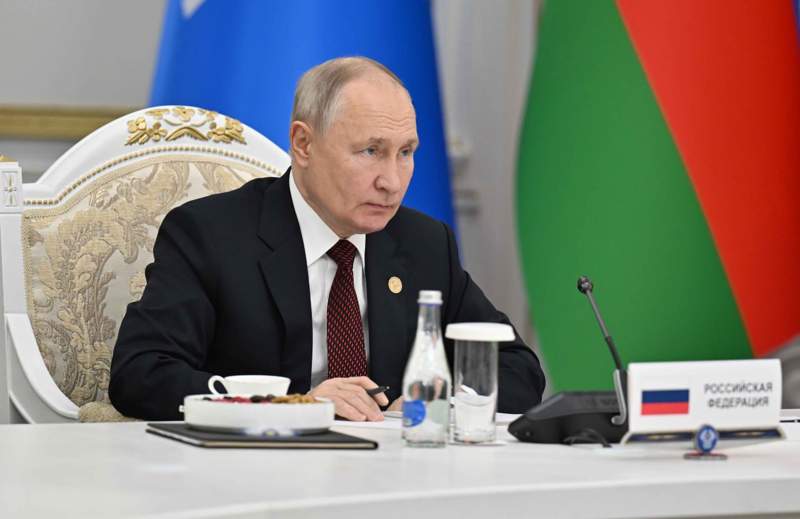 Путин снова не смог выговорить отчество Токаева