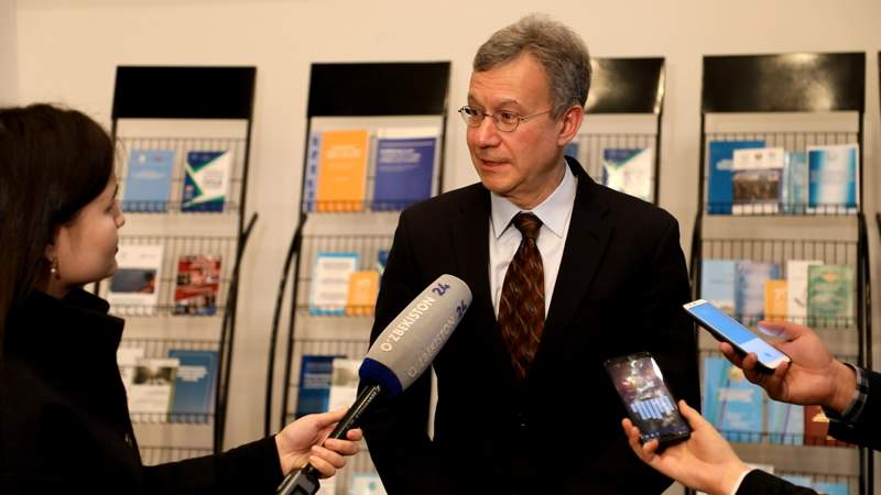 Посол США называет эффективными меры Казахстана по борьбе с параллельным импортом в РФ