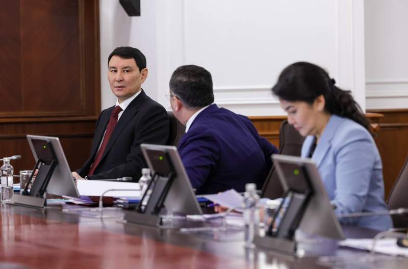 Вице-премьер: Никто не собирается повально облагать налогами держателей 5-6 квартир