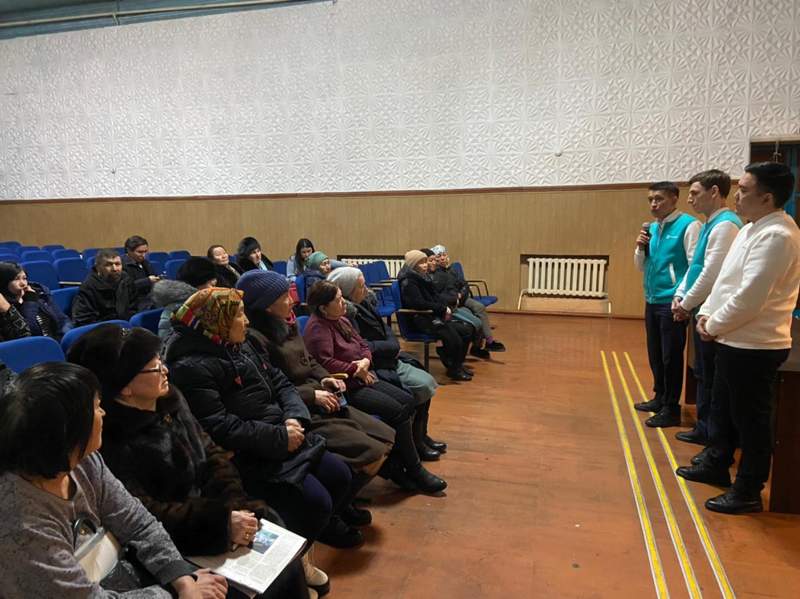 Члены республиканского штаба партии Amanat проводят встречи в Карагандинском регионе