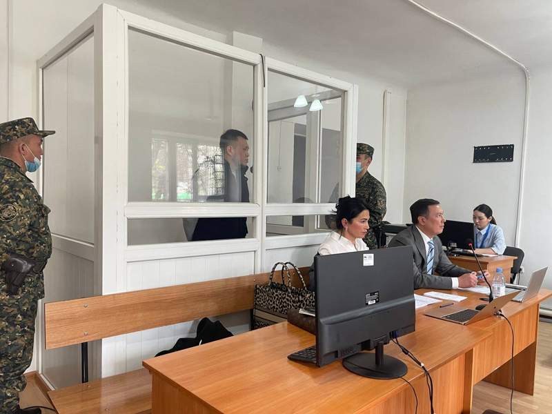 «Если дам иные показания – вырежет всю мою семью». В Алматы судят бухгалтера управления МВД