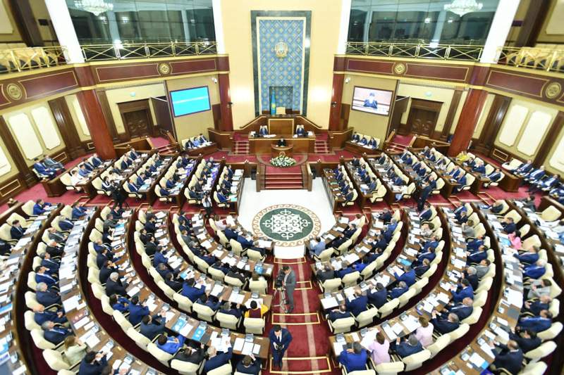 Парламент ушел на каникулы, но, похоже, не все этого хотят