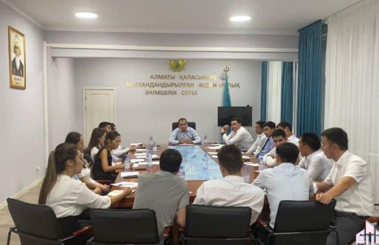 Сотрудники суда Алматы избавлялись от энергетического дисбаланса