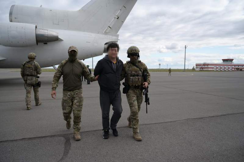 КНБ задержал Елдоса Коспаева с членами ОПГ и доставил в Казахстан