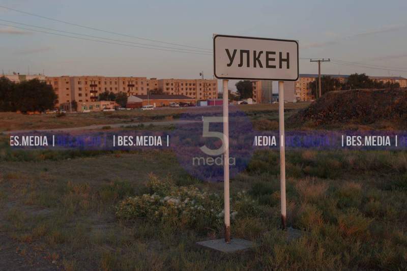 Слушания по строительству АЭС в Казахстане: жители Улькена чуть не подрались с активистами