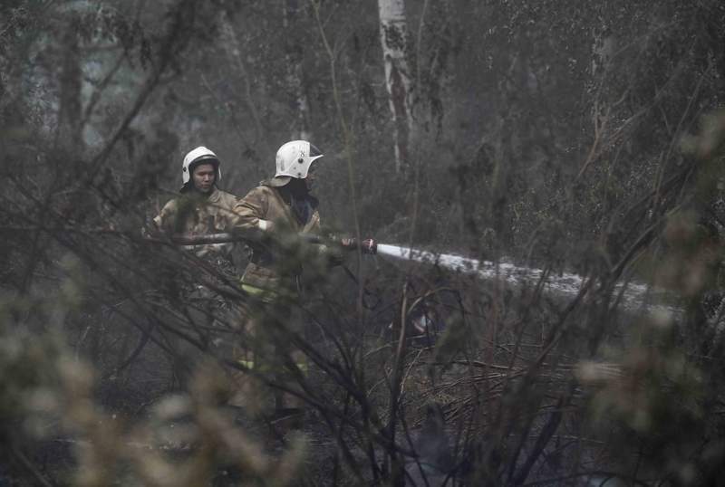 Лесной пожар в Абайской области: сгорело три дома, двое лесничих отравились угарным газом