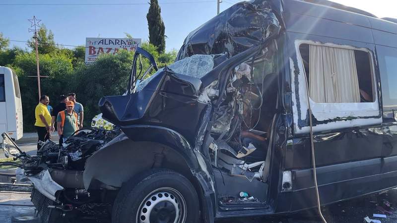 Казахстанцы попали в больницу после ДТП в Турции