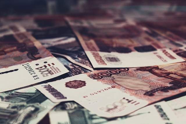 Нацбанк хочет разрешить банкам вывезти рубли в разовом порядке