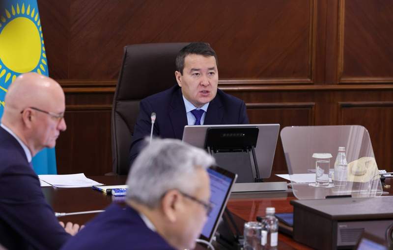 Смаилов поручил КТЖ упростить процедуру оформления и прохождения грузов