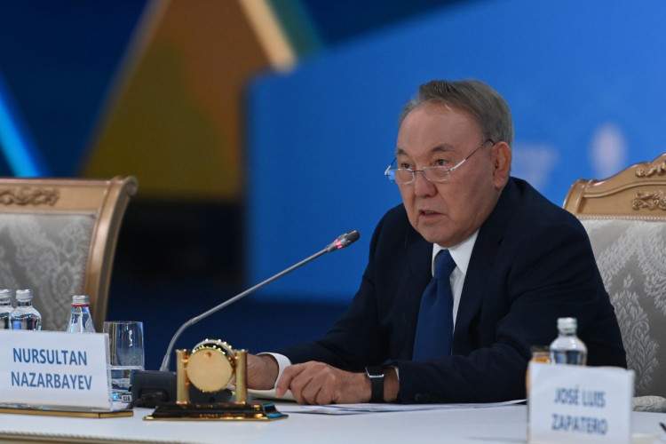 Назарбаев выступил на заседании "Астана клуба": Мы близки к ядерной катастрофе как никогда