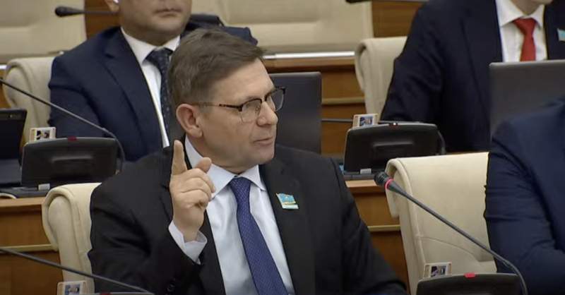 Казахстан может потерять акваторию, равную Аралу, – депутат Пономарёв о дефиците воды