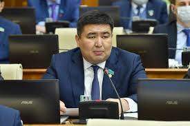 "Не решим мы этот вопрос, Канат Бисимбаевич!" – депутат призвал Шарлапаева признать проблему очередников
