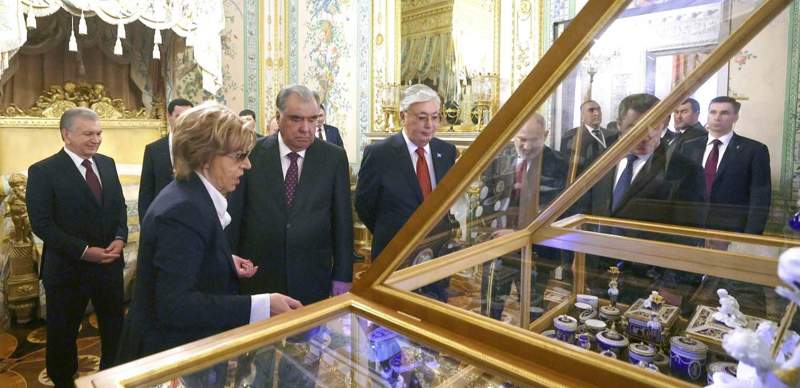 Путин провёл экскурсию по культурным объектам Санкт-Петербурга для Токаева и других лидеров стран СНГ