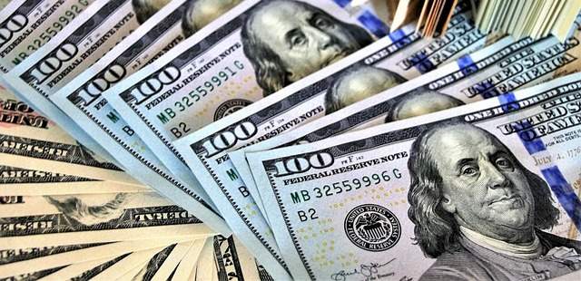 Нацбанк продаст до 1,1 млрд долларов для трансфертов денег из Нацфонда