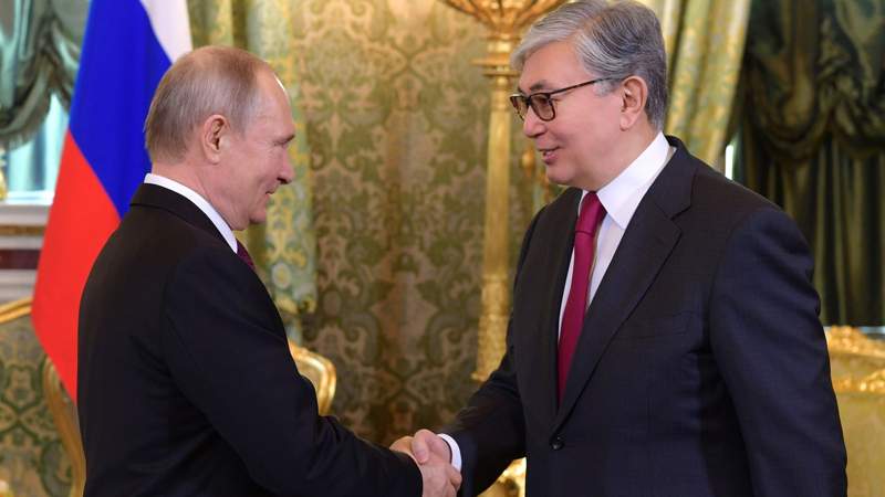 Токаев о Путине: Это лидер, который формирует глобальную повестку дня