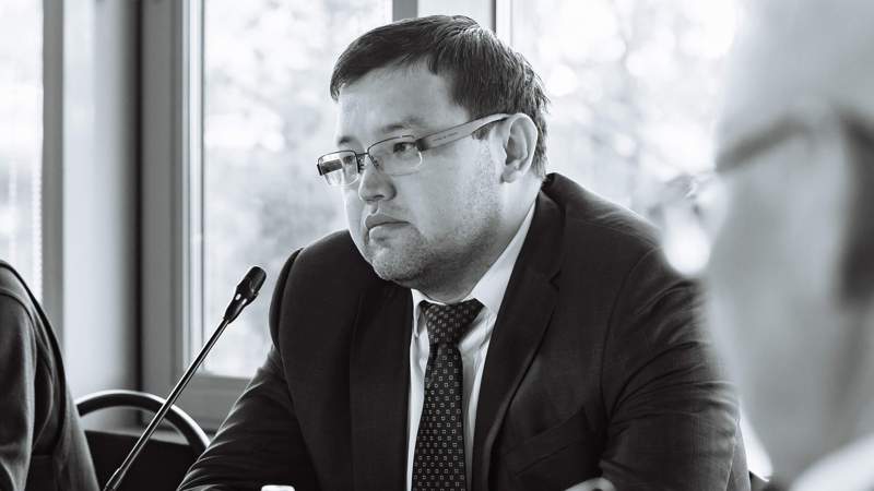 Экс-советник президента РК Худайбергенов пытался привлечь к уголовной ответственности бывшую супругу