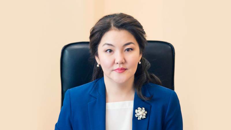 Ажар Гиният сняли с должности министра здравоохранения