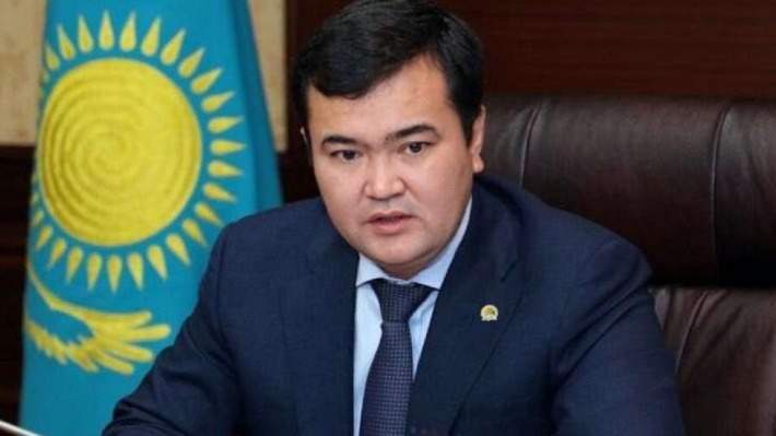 Аким Астаны не ездит на общественном транспорте "из-за большой занятости"