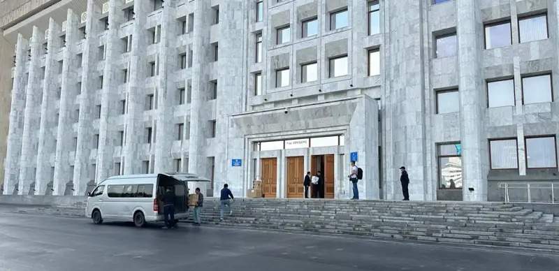 Около акимата Алматы установят две автобусные остановки