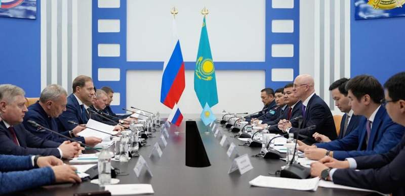 Космический ракетный комплекс на Байконуре: Скляр и Мантуров обсудили проект