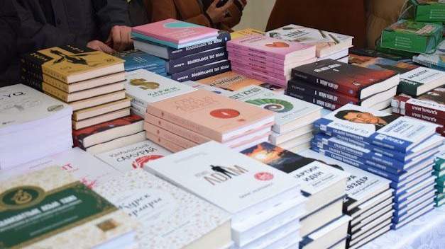 В Алматы библиотеки и издательства представили книги на Арбате