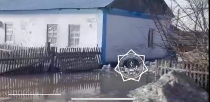 Паводки затопили 12 домов в Костанайской области, угрожают и другим регионам