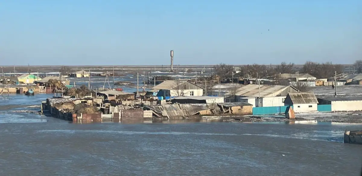 Паводки и талые воды продолжают разрушать плотины и дороги, ущерб уже ...