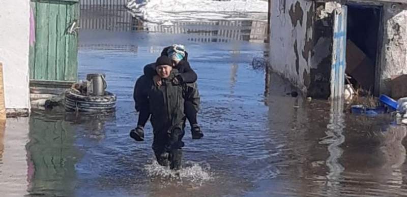 Сколько денег отправили банки Казахстана пострадавшим от паводков