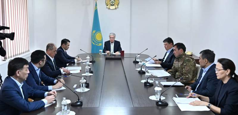 Президент Токаев поручил правительству в кратчайшие сроки обеспечить новым жильём пострадавших от паводков