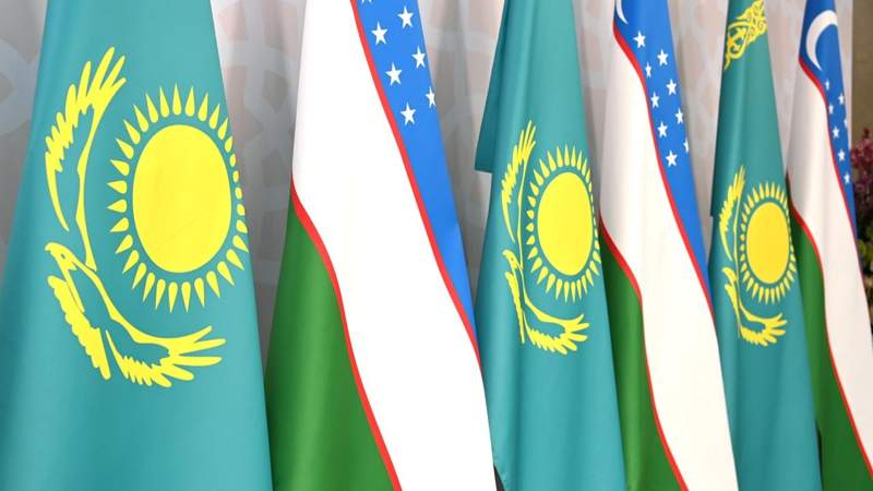 Граждане Узбекистана смогут находиться в Казахстане 30 дней без временной регистрации: Токаев подписал закон