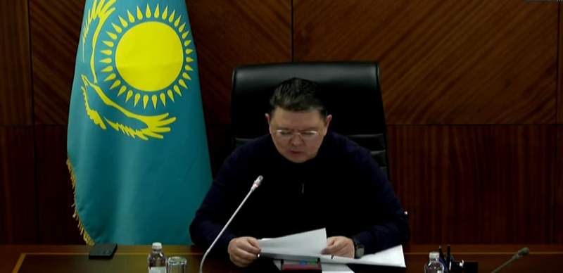 "В Атырау через 15-20 дней придёт большое количество воды": вице-премьер Бозумбаев предупредил жителей