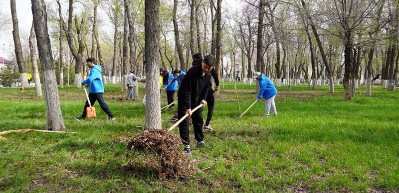 Казахстанские знаменитости призывают бороться с мусором в рамках кампании "Алматы – наш общий дом"