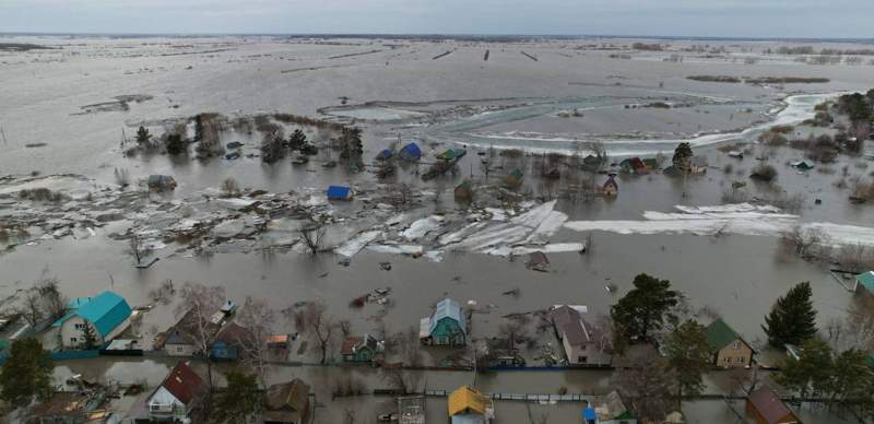  
Петропавловские энергетики 13 часов рисковали жизнью, пытаясь восстановить электроснабжение города