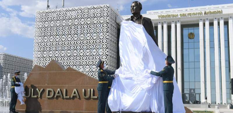 Пять лет после смерти: новые правила установки памятников предлагает правительство