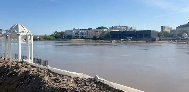 Уровень воды на реке Урал продолжает расти