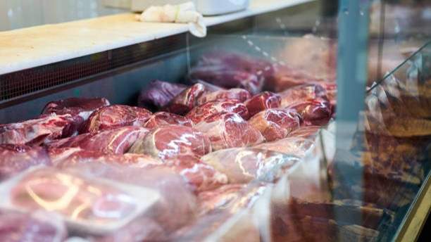 В Астане работает более ста неконтролируемых торговцев животноводческой продукцией