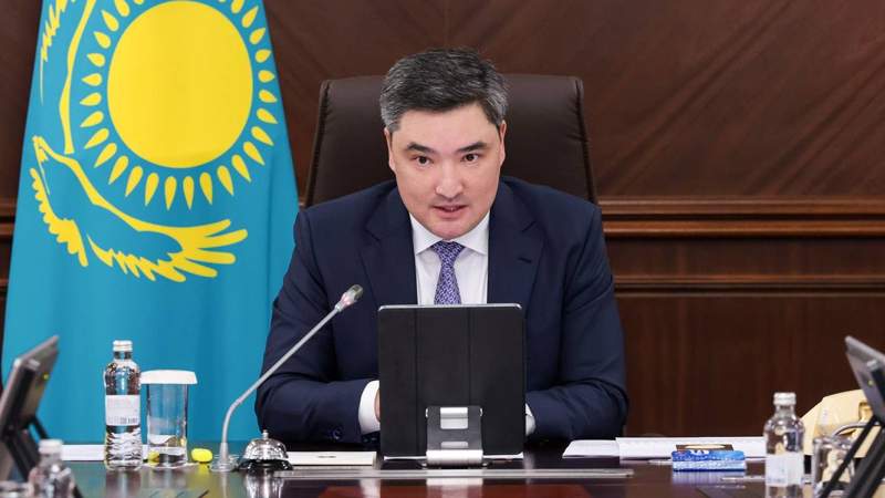 Назойливость таксистов и проблемы с дорогами: главные болевые точки туризма по мнению премьера Бектенова