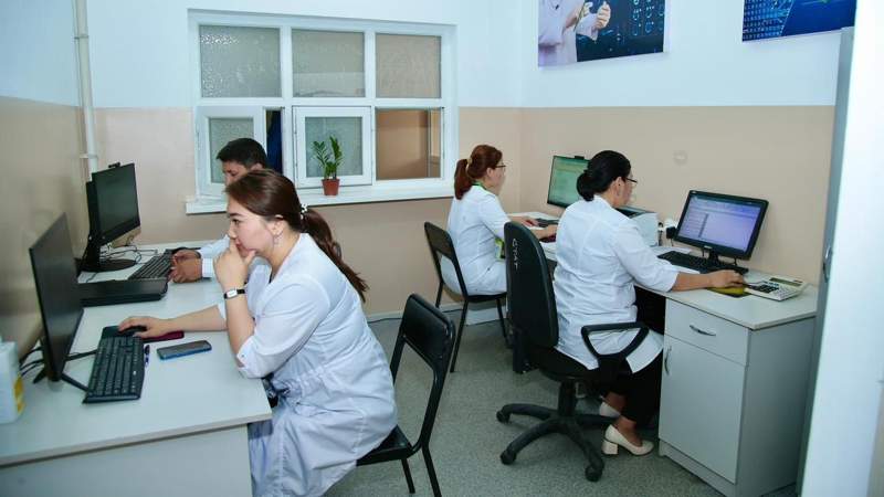 Медсёстры будут вести приём больных вместо терапевтов и узких специалистов