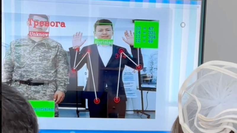 Школьница из Актобе создала систему контроля за учащимися с использованием ИИ