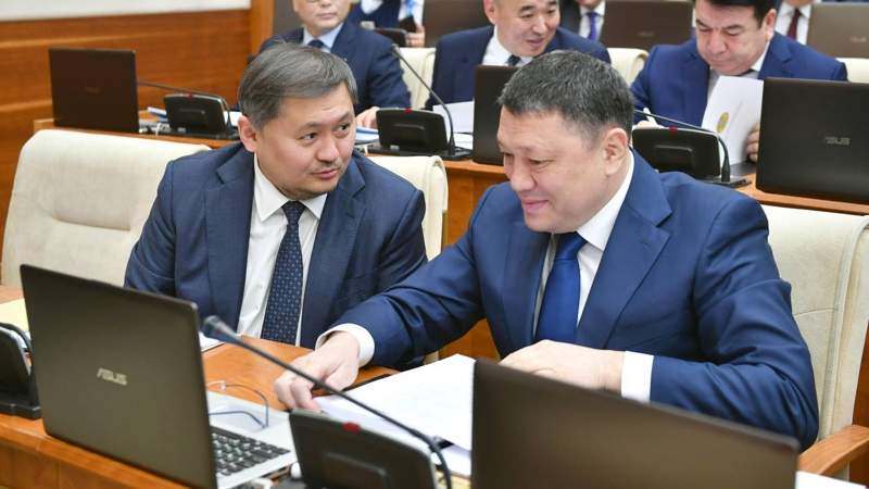 Отказ в гражданстве РК за незнание казахского языка: кого освободят от сдачи тестов
