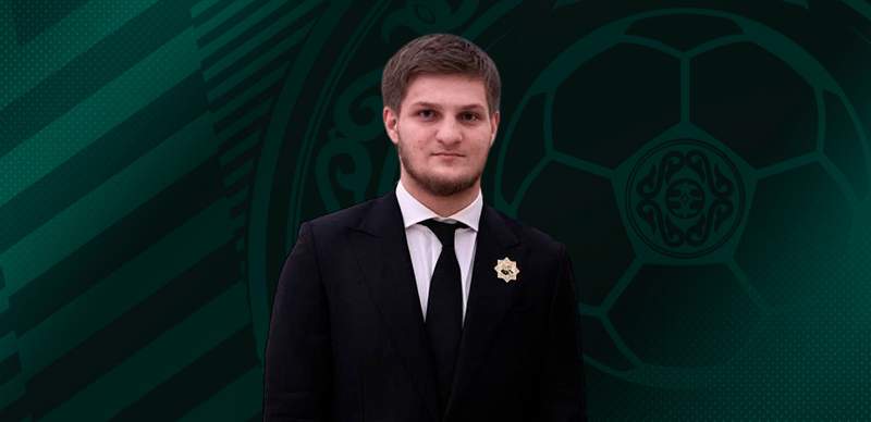 18-летний сын Рамзана Кадырова возглавил футбольный клуб, который тренирует Магомед Адиев
