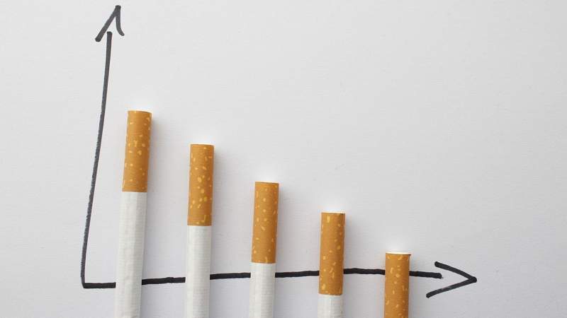 Повысить цену на сигареты на 110 тенге предложили в минфине Казахстана
