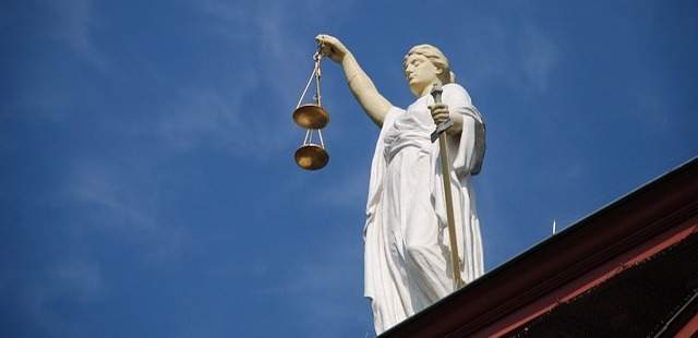 Отказался от дочери, но будет платить: суд обязал отца к алиментам