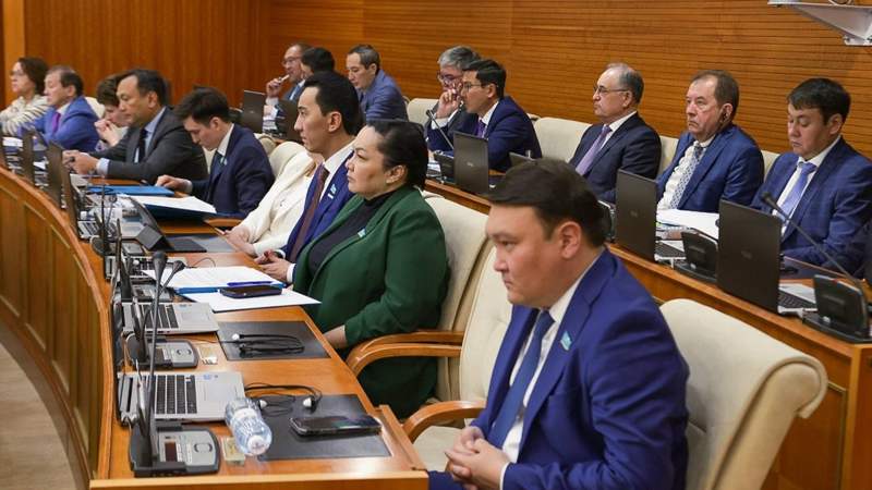 "Ак жол" и НПК не поддержали отчёт правительства, ОСДП – воздержалась