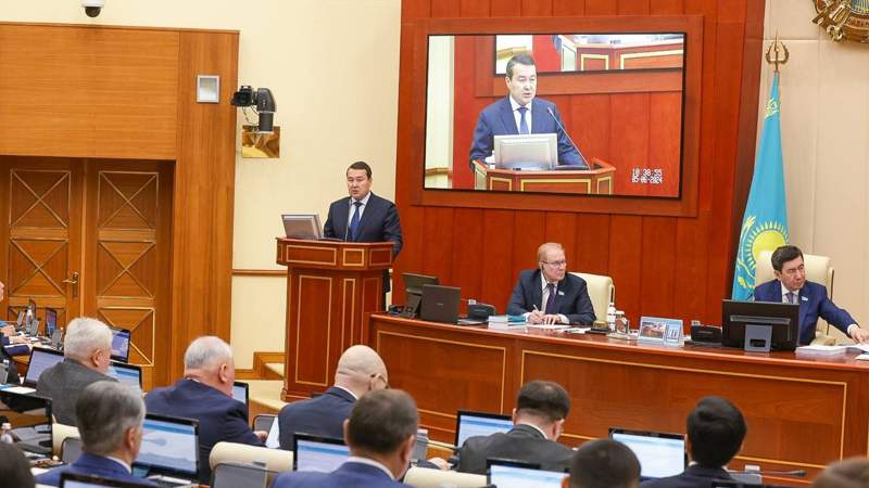 Как Смаилов в парламенте отчитывал правительство за работу в 2023 году, когда кабмин возглавлял он сам