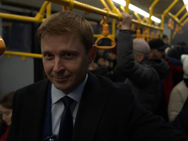 "Купить машину или велосипед". Депутат маслихата Астаны Владислав Сергеев – о пробках, LRT и безбилетниках